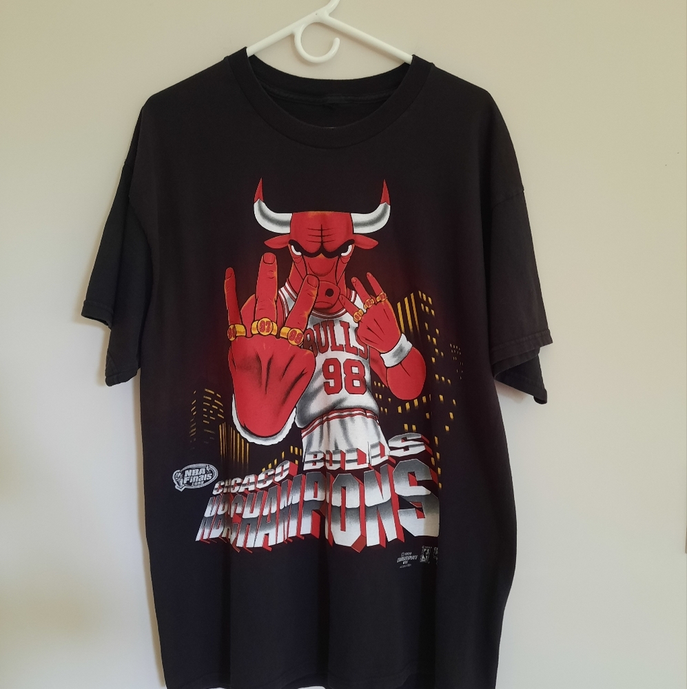 Vintage 1998 Chicago Bulls 3 Peat Double Dynasty Shirt